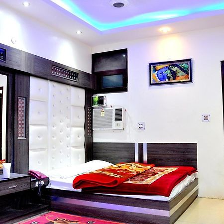 Hotel Peace Point - 1 Min Walking Distance From Station New Delhi Eksteriør billede