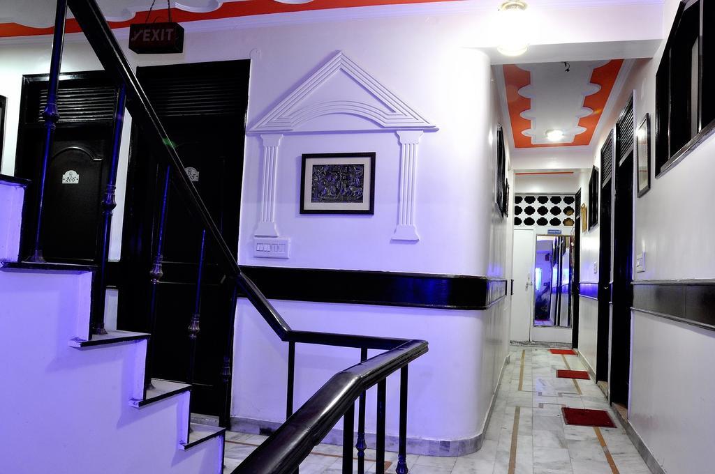 Hotel Peace Point - 1 Min Walking Distance From Station New Delhi Værelse billede
