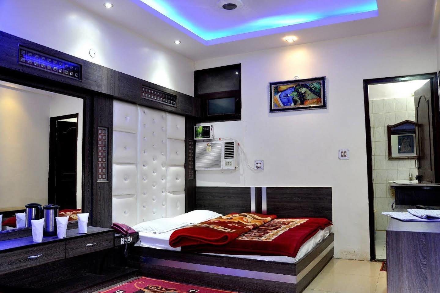Hotel Peace Point - 1 Min Walking Distance From Station New Delhi Eksteriør billede