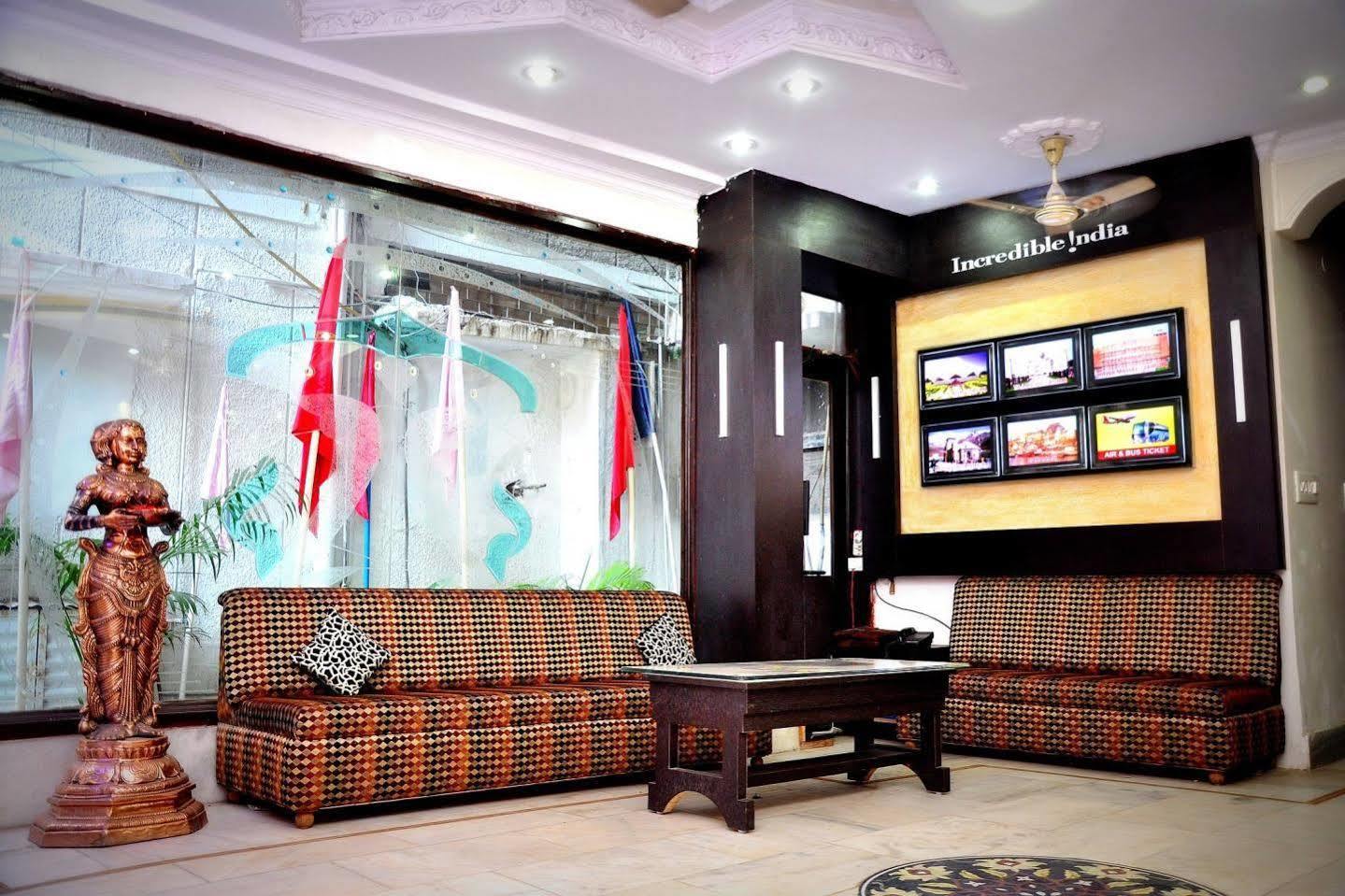 Hotel Peace Point - 1 Min Walking Distance From Station New Delhi Eksteriør billede
