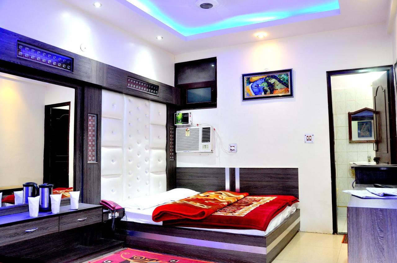 Hotel Peace Point - 1 Min Walking Distance From Station New Delhi Eksteriør billede